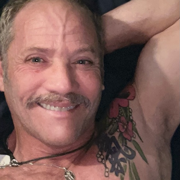 Meet your Posher, Christopher - Picture 7 of 11